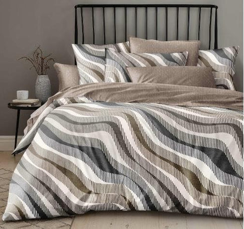 Florida Alaska Double Bed Imported bedsheet Set with Pillow Covers